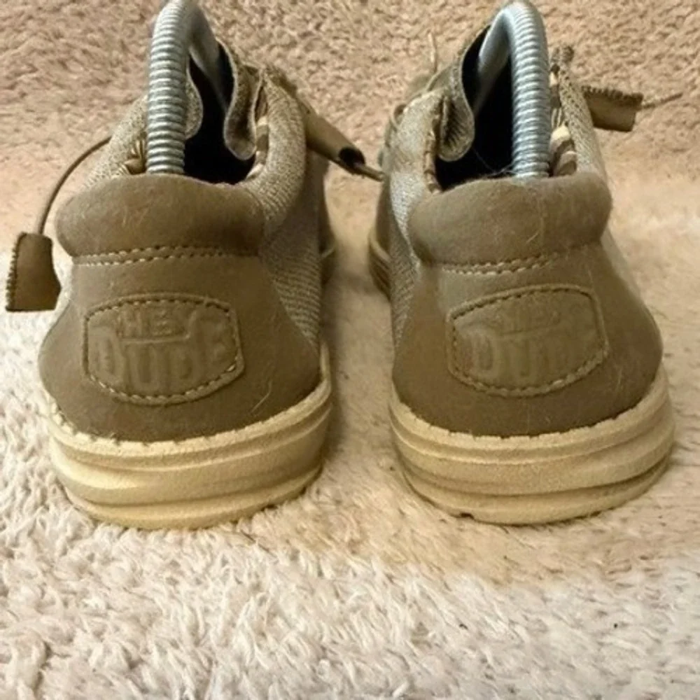Hey Dude Wally Sox Beige Khaki Mens 8 Womens 10 Lightweight Slip On Loafers